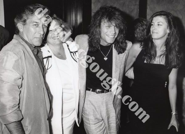 Jon Bon Jovi with wife and parents.jpg